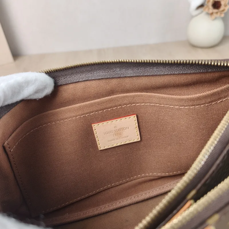 Louis Vuitton Crossbody Bag Multi Pochette Accessoires Shoulder Strap PVC Small 24 × 4 × 13.5 cm — detail view 10 of 16