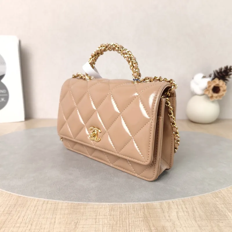 Chanel Crossbody Bag woc Brown Lambskin One Size19.2 × 3.5 × 12.3 cm — cover view 2 of 6