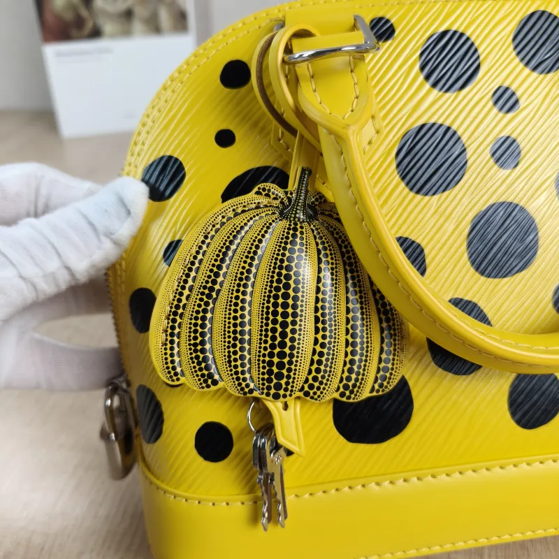 Louis Vuitton Top Handle Bag Alma BB Epi Embossed Calfskin BB 23.5 × 11.5 × 17.5 cm — detail view 11 of 13