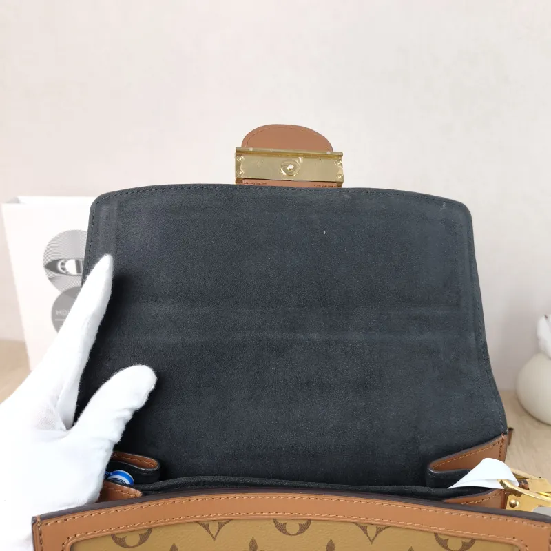 Louis Vuitton Crossbody Bag Dauphine Monogram PVC Medium25 × 10.5 × 17 cm — detail view 6 of 12
