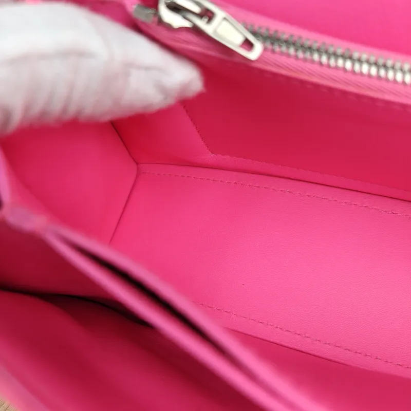 BALENCIAGA Shoulder Bag CRUSH Chain Bag Neon Pink Calfskin Small25 × 8 × 15 cm — detail view 12 of 14