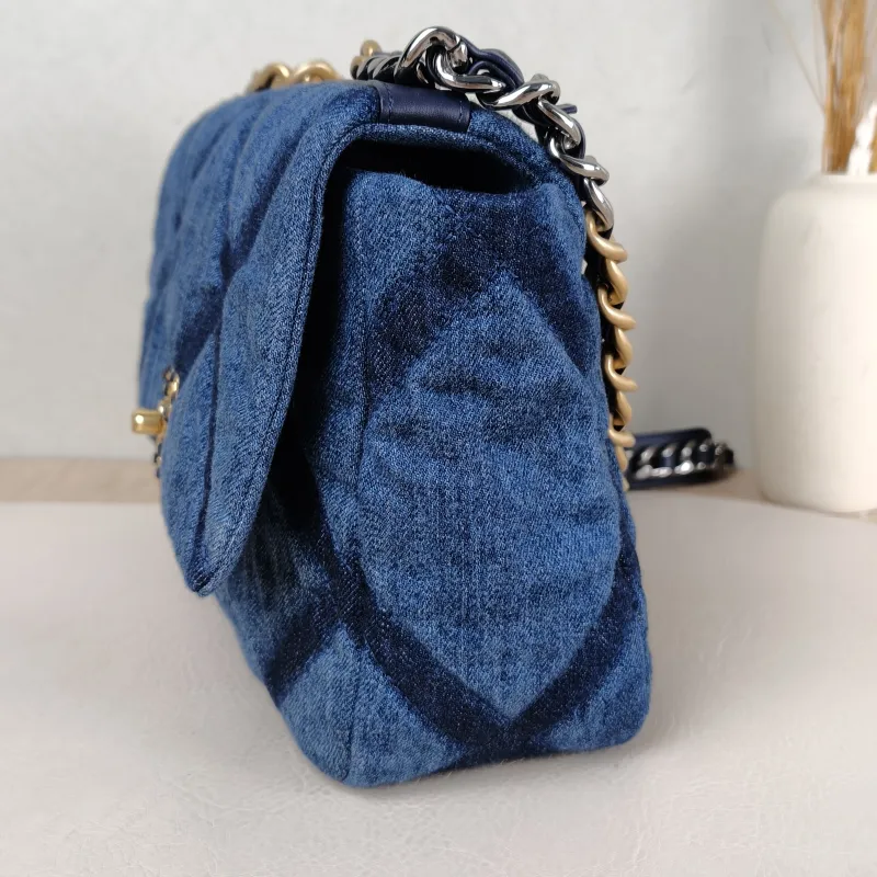 Chanel Crossbody Bag 19Bag Blue Small 26 × 9 × 16 cm — detail view 15 of 15