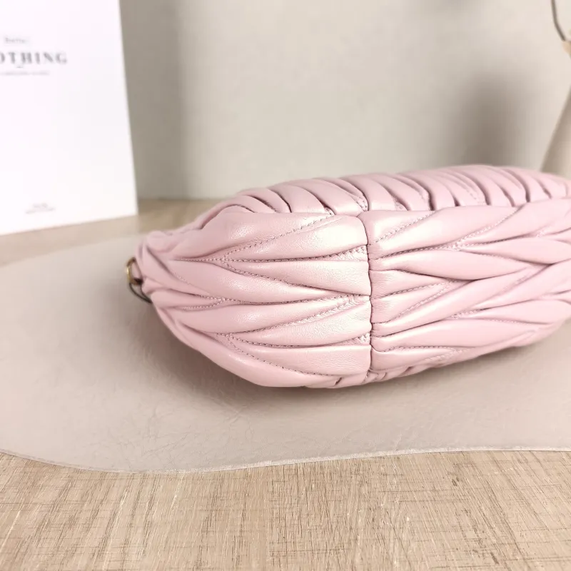 Miumiu Shoulder Bag Wander Matelassé Hobo Pink Lambskin Small 20 × 6 × 17 cm — detail view 3 of 11