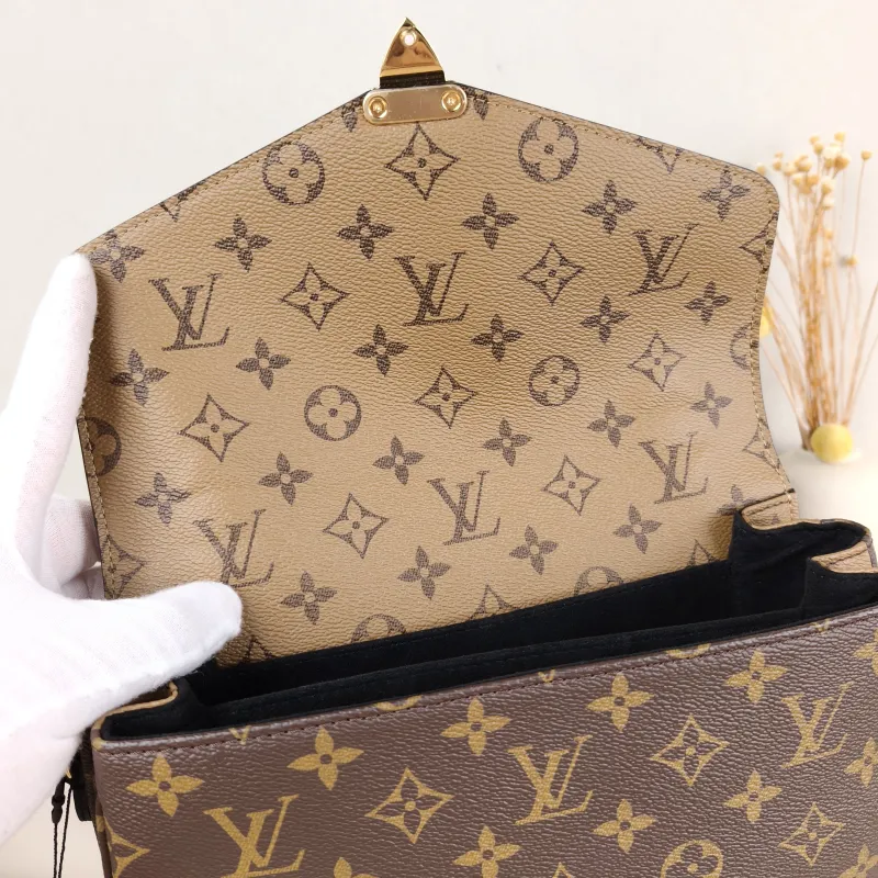 Louis Vuitton Crossbody Bag Pochette Métis Monogram Colorblock PVC Medium 25 × 7 × 19 cm — detail view 10 of 14