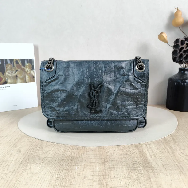 SAINT LAURENT Crossbody Bag Niki D Green Waxed Leather Medium 28 × 8.5 × 20 cm