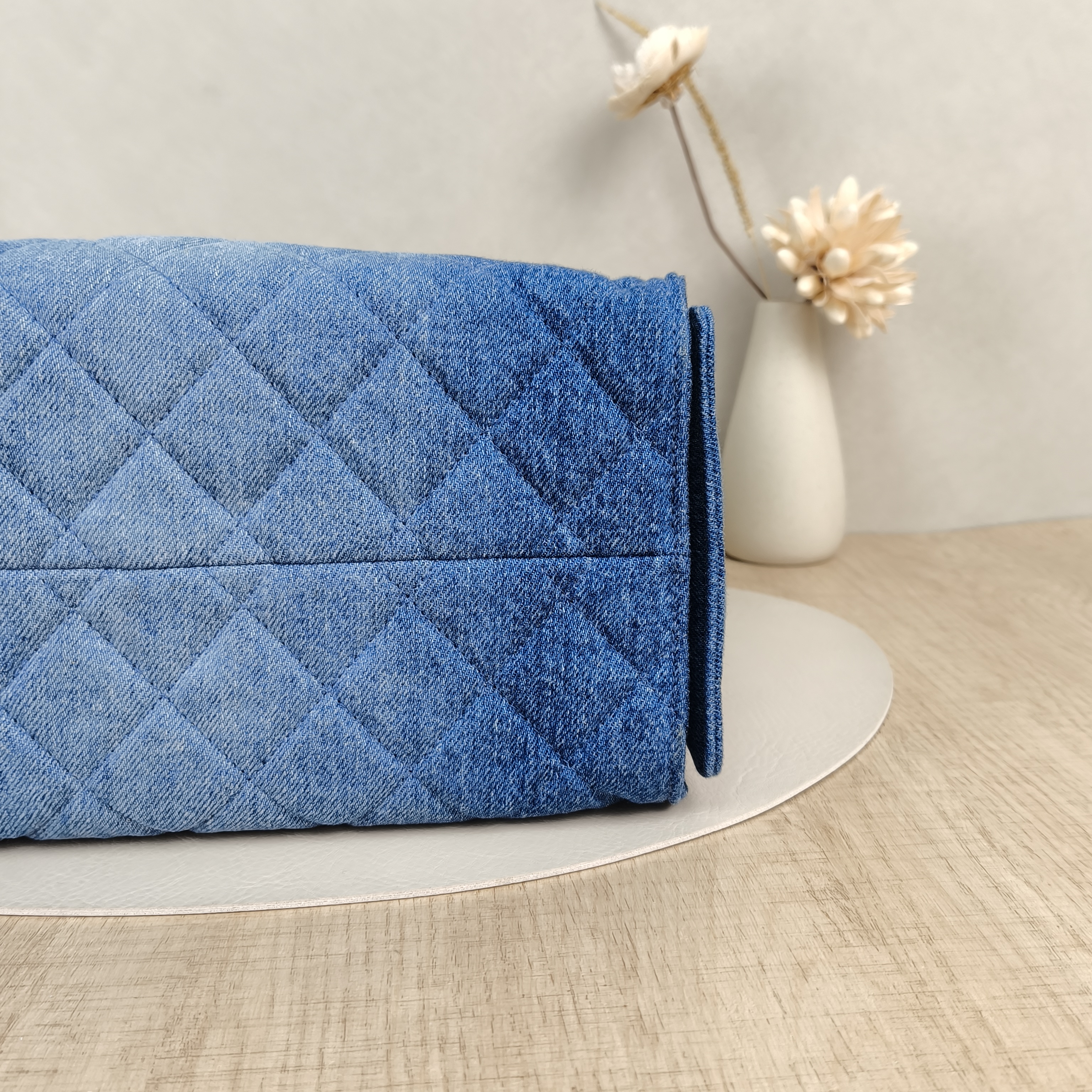 Chanel Shoulder Bag25Bag Small23 × 14 × 23 cm — cover view 7 of 8