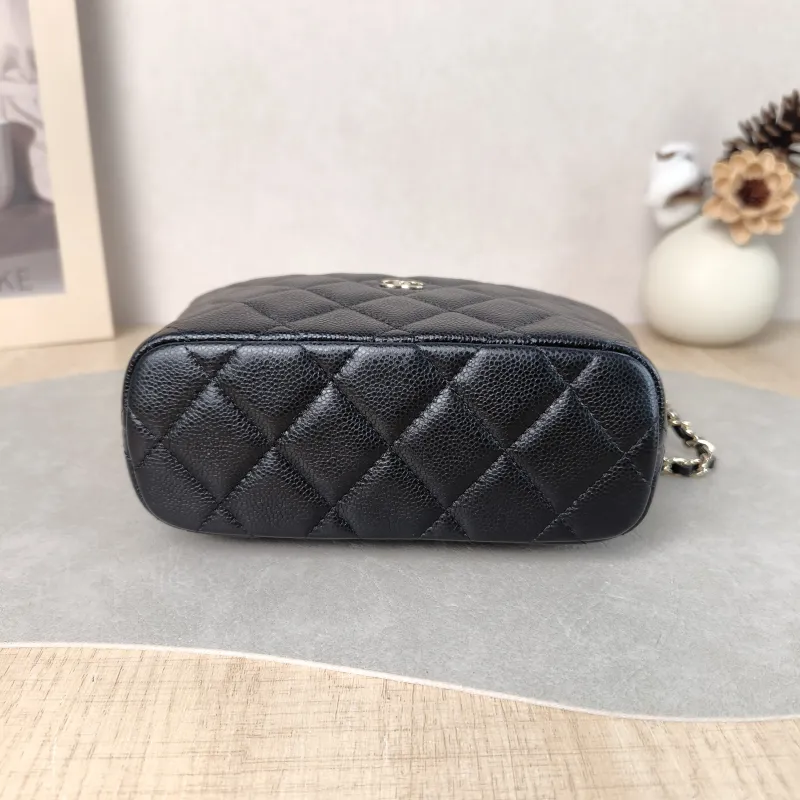 Chanel Crossbody Bag Vanity Case Bag Black Grained Calfskin One Size 21.5 × 7.5 × 19 cm — cover view 4 of 5