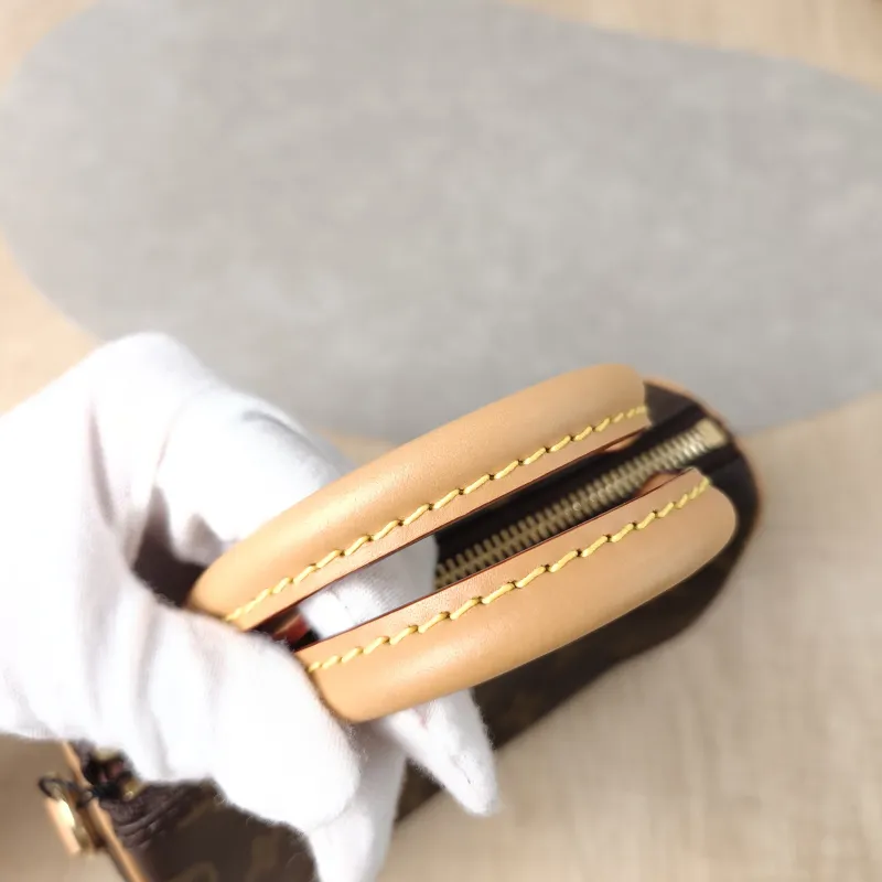 Louis Vuitton Crossbody Bag Speedy Nano Shoulder Strap PV Cnano16 × 7.5 × 10 cm — detail view 10 of 13