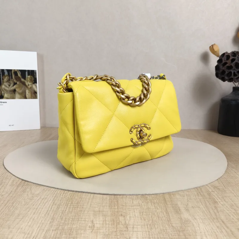 Chanel Crossbody Bag19Bag Yellow Lambskin Small26 × 9 × 16 cm — cover view 5 of 6