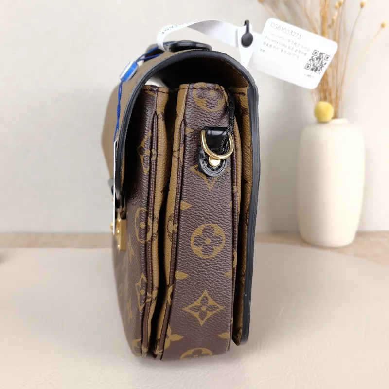 Louis Vuitton Crossbody Bag Pochette Métis Monogram Colorblock PVC Medium 25 × 7 × 19 cm — detail view 7 of 12