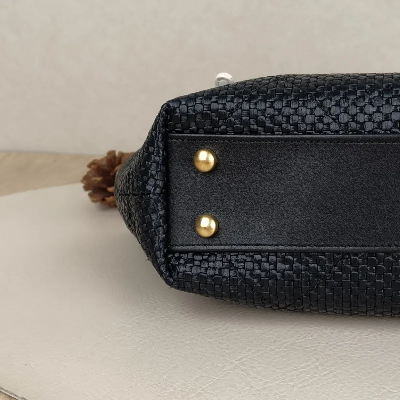 Chanel Shoulder Bag White Woven One Size19 × 7 × 20 cm — cover view 8 of 9