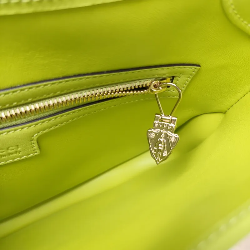 GUCCI Crossbody Bag Jackie 1961Collection Green Patent Leather Medium 27.5 × 4 × 19 cm — detail view 8 of 12