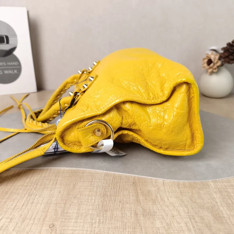 BALENCIAGA Crossbody Bag Classic City Yellow Lambskin Small 30 × 10 × 21 cm — detail view 11 of 12