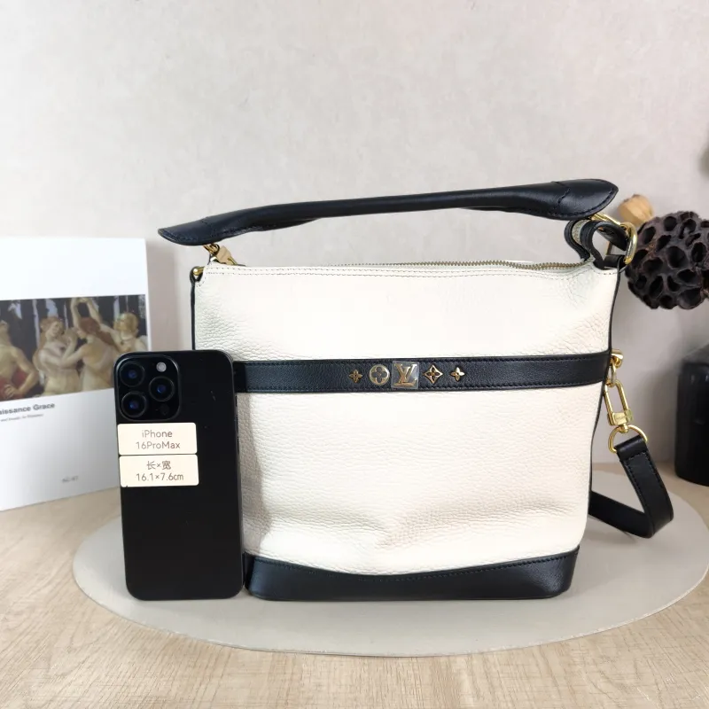 Louis Vuitton Crossbody Bag Cruiser Vanity Case Bag Colorblock Calfskin Small 25 × 13 × 22.5 cm — cover view 4 of 5