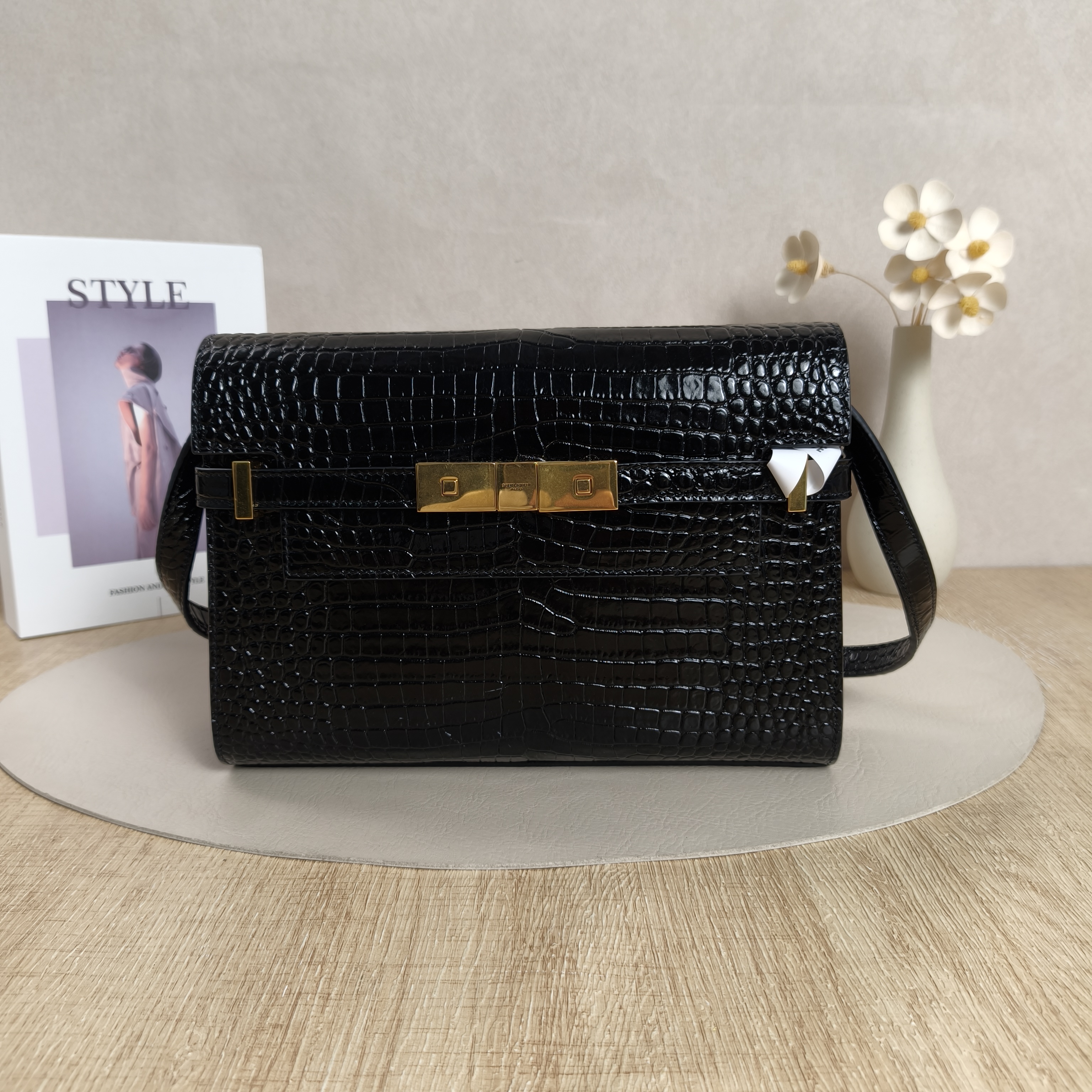 SAINT LAURENT Shoulder Bag MANHATTAN Black Calfskin24 × 17.5 × 6 cmSmall