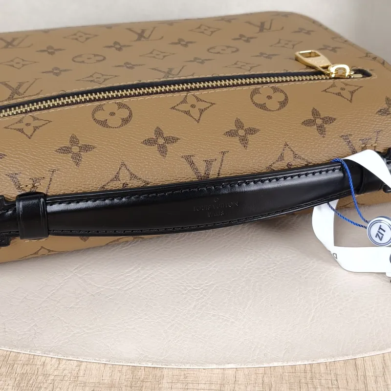 Louis Vuitton Crossbody Bag Pochette Métis Monogram Colorblock PVC Medium 25 × 7 × 19 cm — detail view 6 of 12
