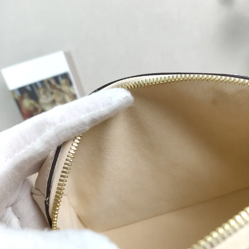 Louis Vuitton Crossbody Bag Speedy20 White Empreinte Embossed Calfskin Small 20.5 × 12 × 13.5 cm — detail view 11 of 11