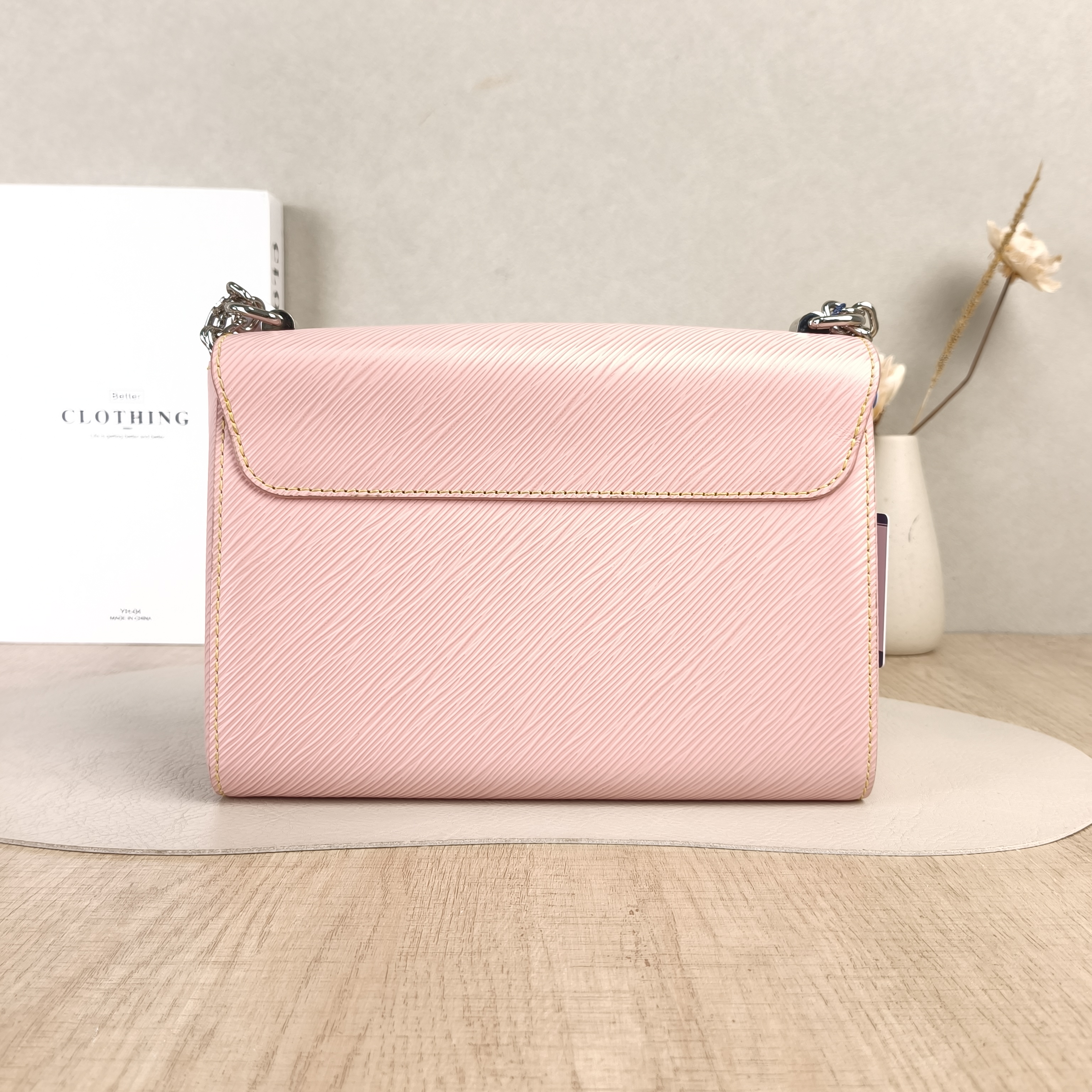 Louis Vuitton Crossbody Bag Twist Epi Embossed Calfskin Medium23 × 9.5 × 17 cm — cover view 2 of 5
