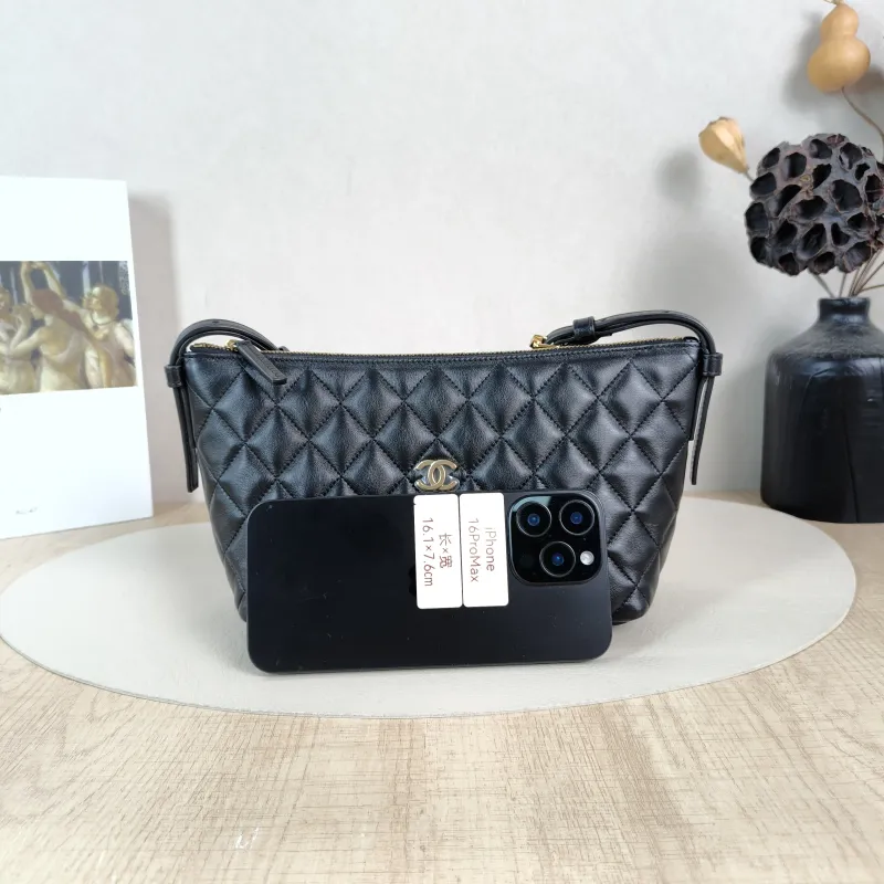 Chanel Crossbody Bag Hobo Vanity Case Bag Black Lambskin One Size19 × 8 × 14 cm — cover view 4 of 6