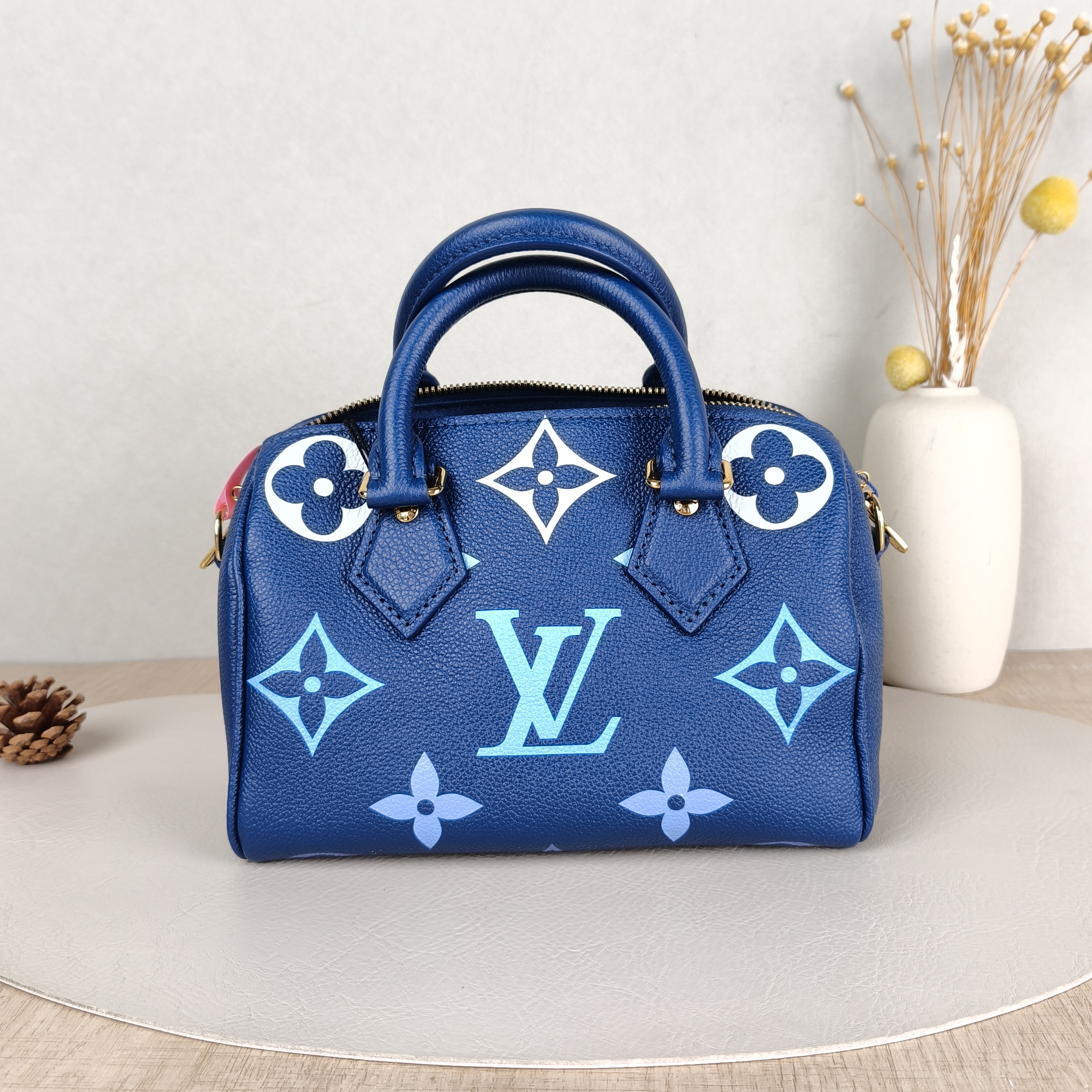 Louis Vuitton Crossbody Bag Speedy20Blue Empreinte Embossed Calfskin Small20.5 × 12 × 13.5 cm