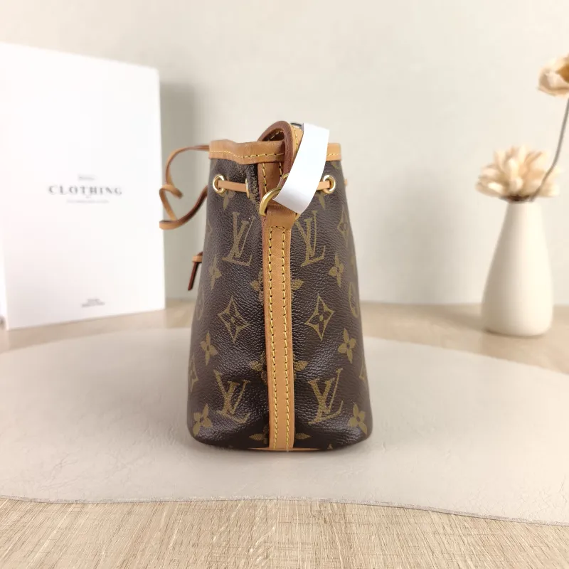 Louis Vuitton Crossbody Bag NANO NOÉ Bucket Bag Nano Monogram PVC nano 13 × 10 × 16 cm — detail view 10 of 10