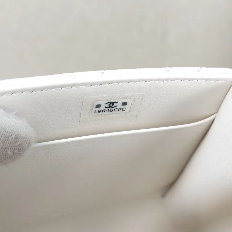 Chanel Crossbody Bag kelly White Gold Grained Calfskin nano 15 × 5 × 11 cm — detail view 8 of 13
