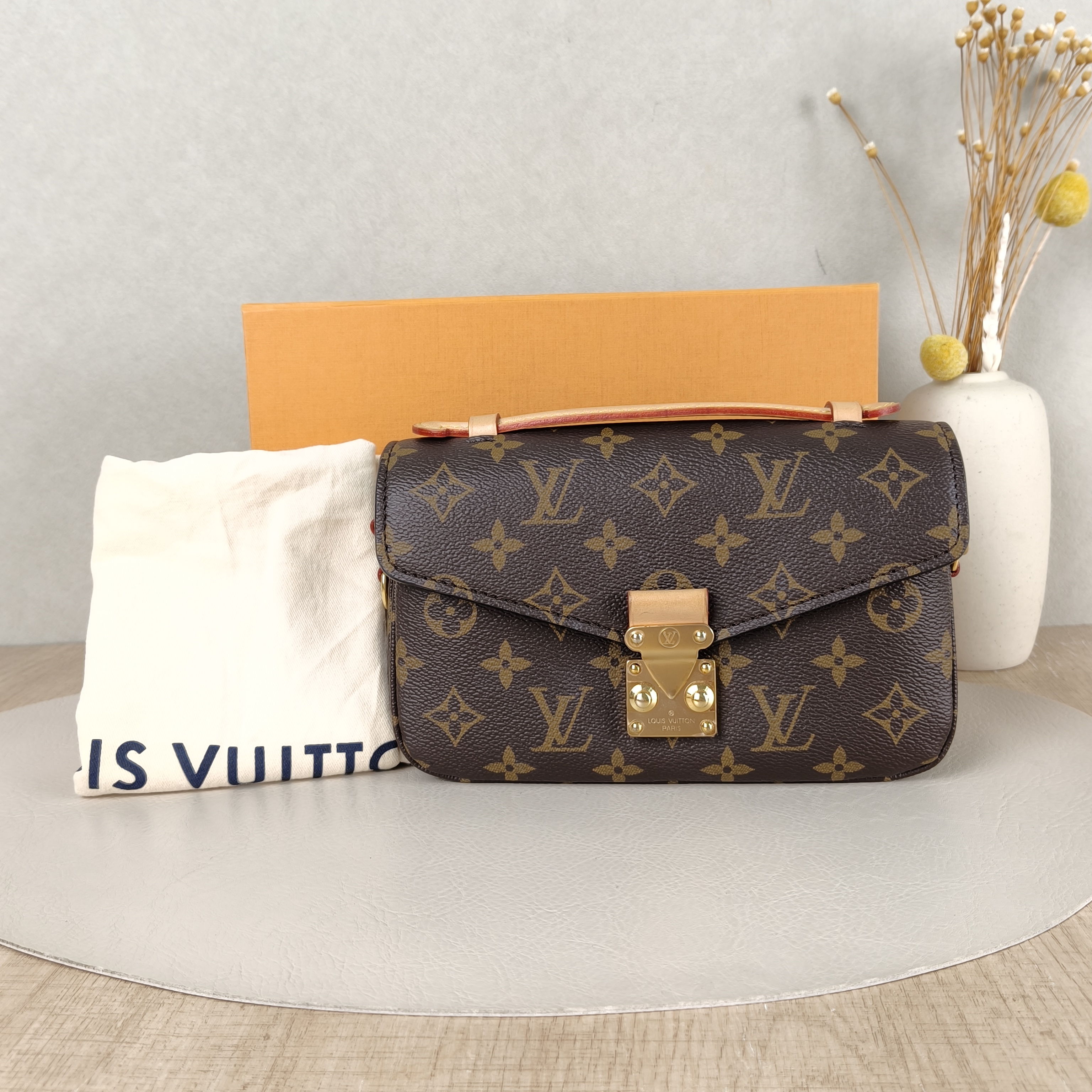Louis Vuitton Crossbody Bag Pochette Métis East West Monogram PVC Small21.5 × 6 × 13.5 cm — cover view 6 of 6