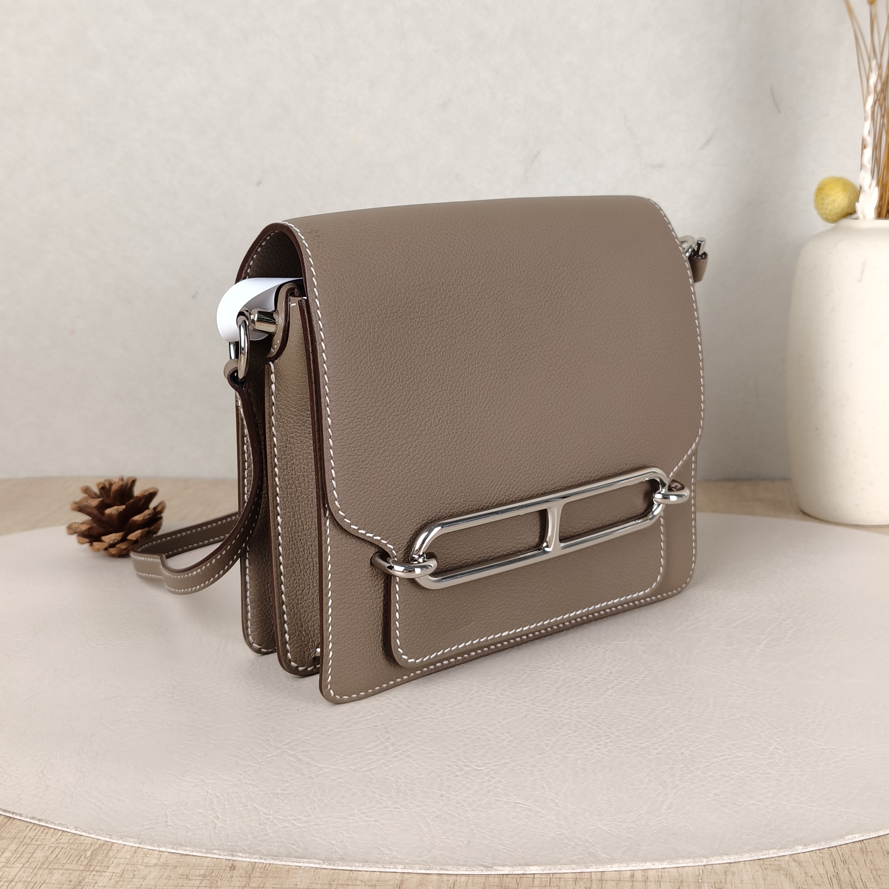 Hermès Crossbody Bag Roulis 19 Evercolor Calfskinmini18 × 6 × 15 cm — cover view 3 of 5