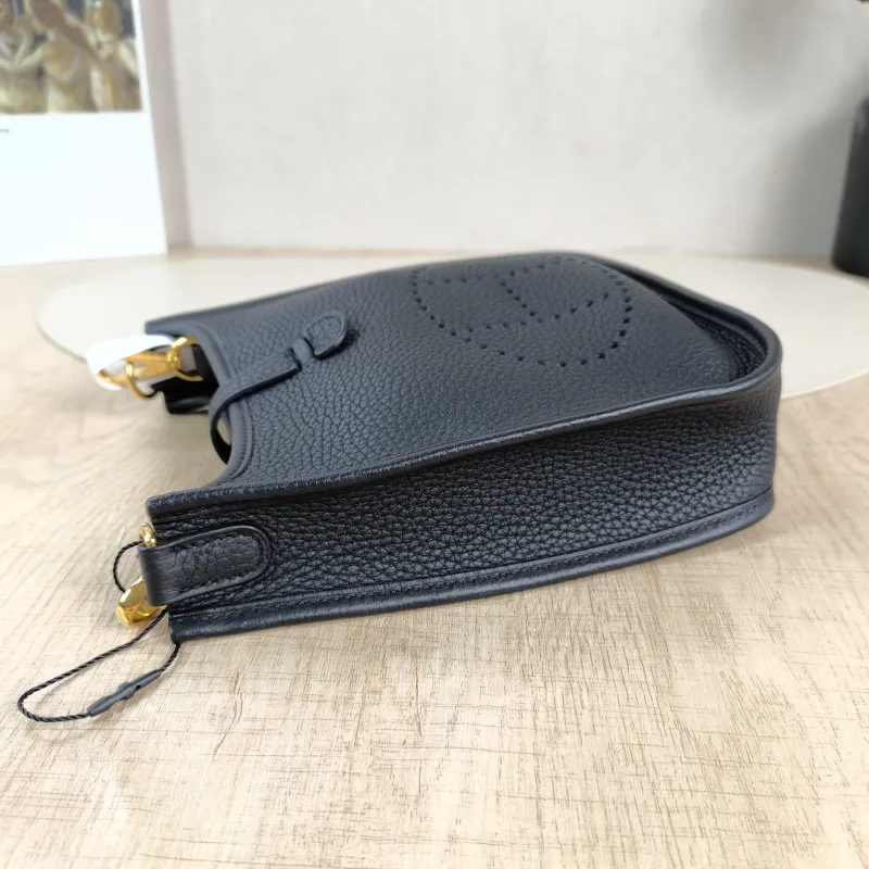 Hermès Crossbody Bag Evelyne Mini 16 Mini 16 Black Taurillon Clemence TC Calfskin Mini 17 × 5.5 × 18 cm Y — detail view 3 of 11
