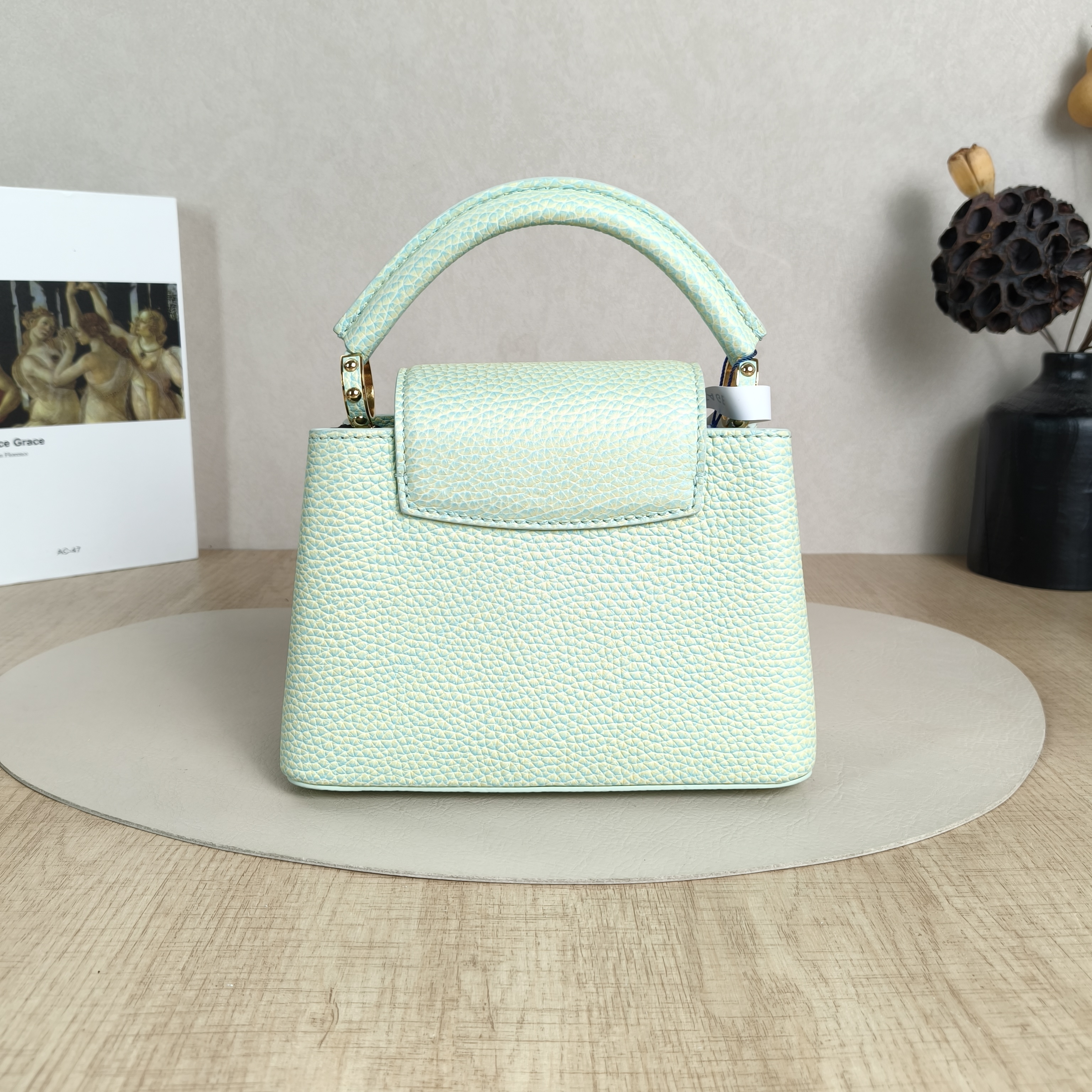 Louis Vuitton Crossbody Bag Capucines Calfskinmini21 × 8 × 14 cm — cover view 4 of 5