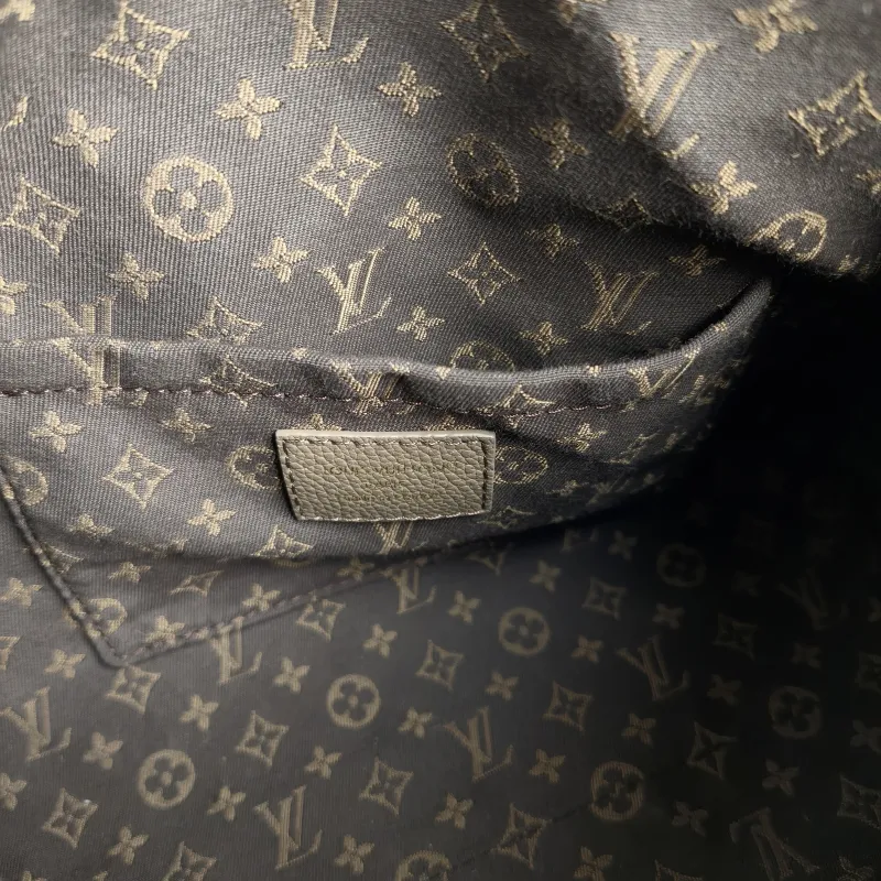 Louis Vuitton Shoulder Bag EXPRESS Shoulder Bag Grey Calfskin Small 26 × 13.5 × 17 cm — detail view 9 of 12