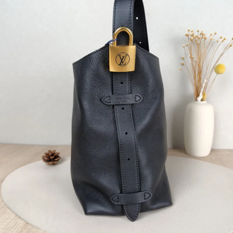Louis Vuitton Shoulder Bag Low Key Hobo Shoulder Bag Black Calfskin Small 24 × 16 × 28 cm — detail view 7 of 12