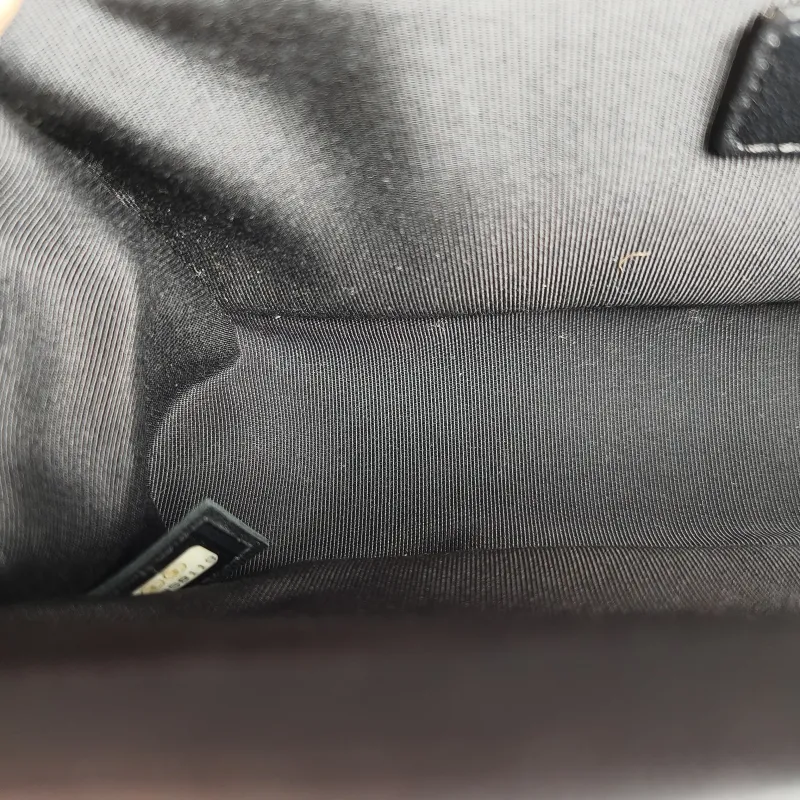 Chanel Crossbody Bag Le Boy​ Black Calfskin Medium 25 × 9 × 15 cm 27 — detail view 9 of 12