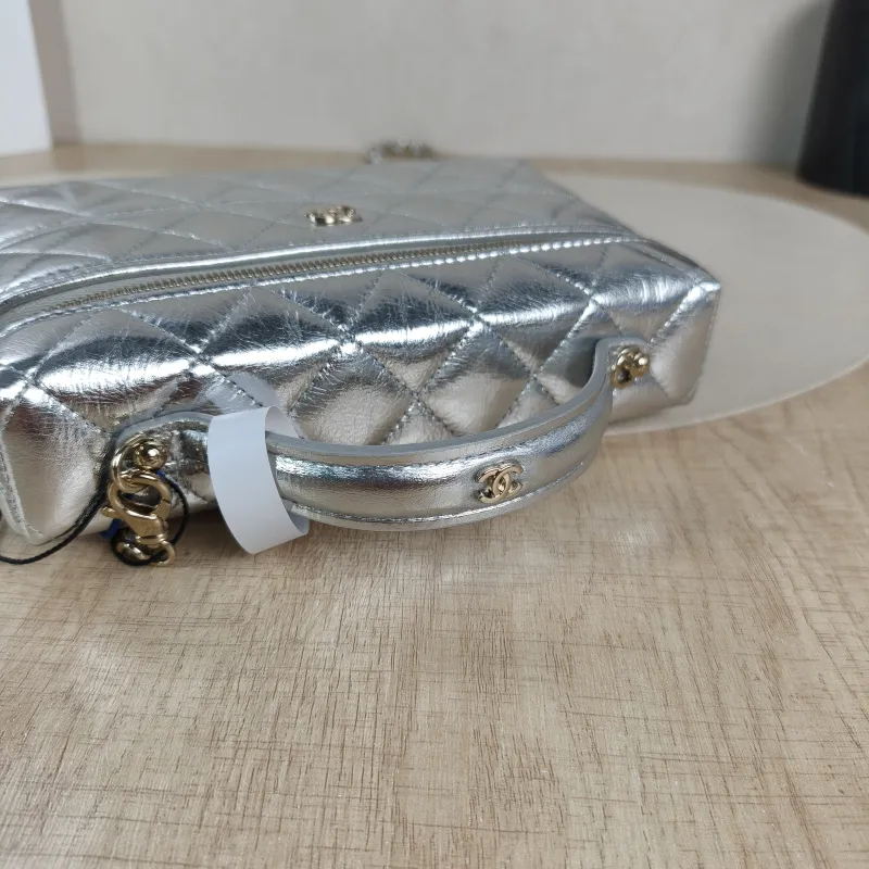 Chanel Top Handle Bag lp Silver Waxed Leather One Size19.5 × 5 × 17 cm — detail view 7 of 13