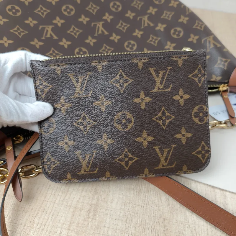 Louis Vuitton Crossbody Bag Loop Hobo Monogram PVC One Size38 × 10 × 26 cm — detail view 8 of 11