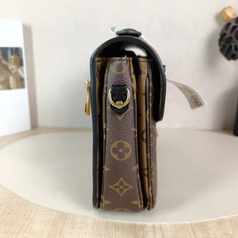 Louis Vuitton Crossbody Bag Pochette Métis Monogram Colorblock PVC Medium 25 × 7 × 19 cm — detail view 10 of 12