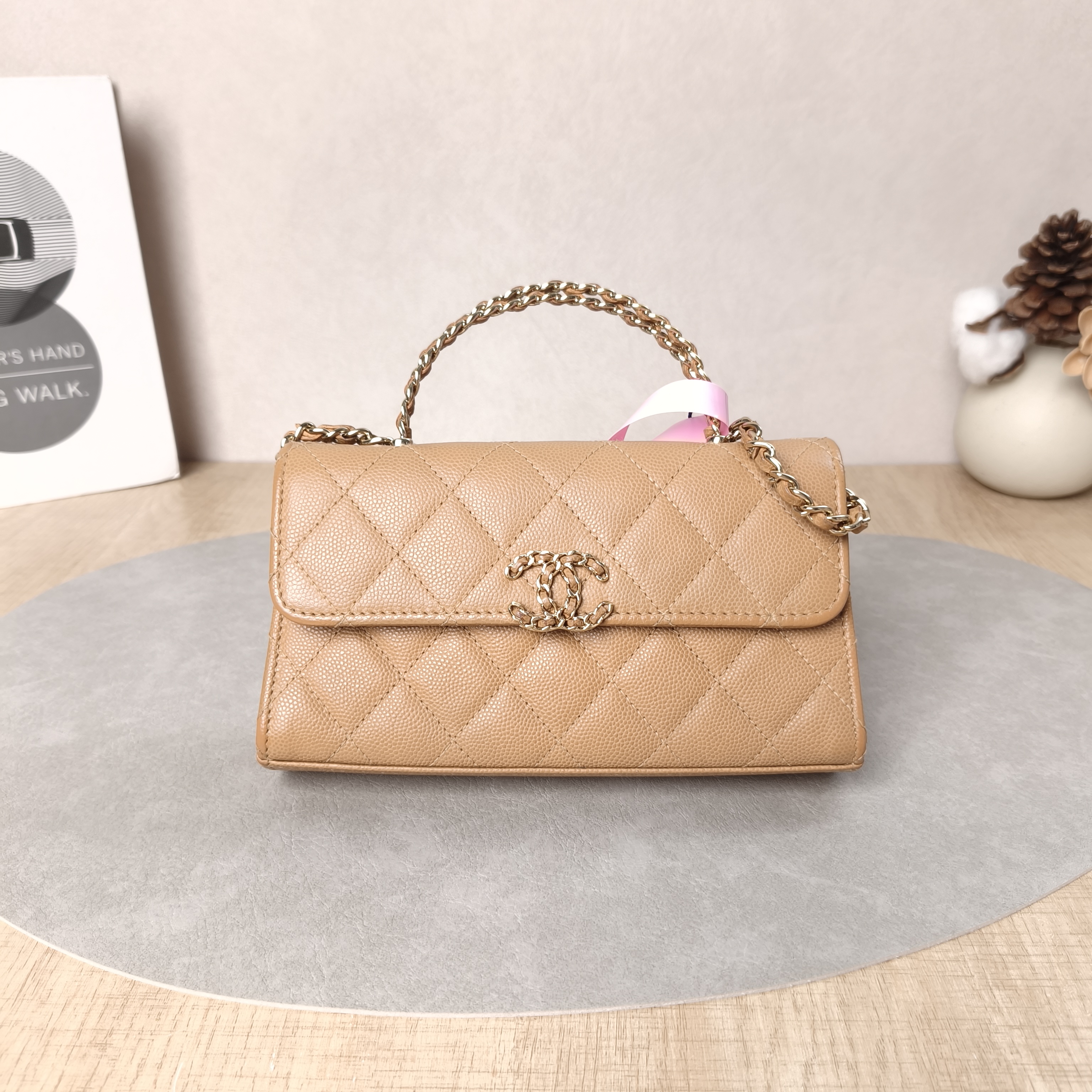 Chanel Crossbody Bag kelly Taupe Grained Calfskin One Size18 × 4.5 × 10 cm