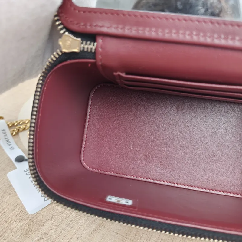Chanel Crossbody Bag Edition Black Lambskin 16 × 8 × 9.5 cm — detail view 6 of 13