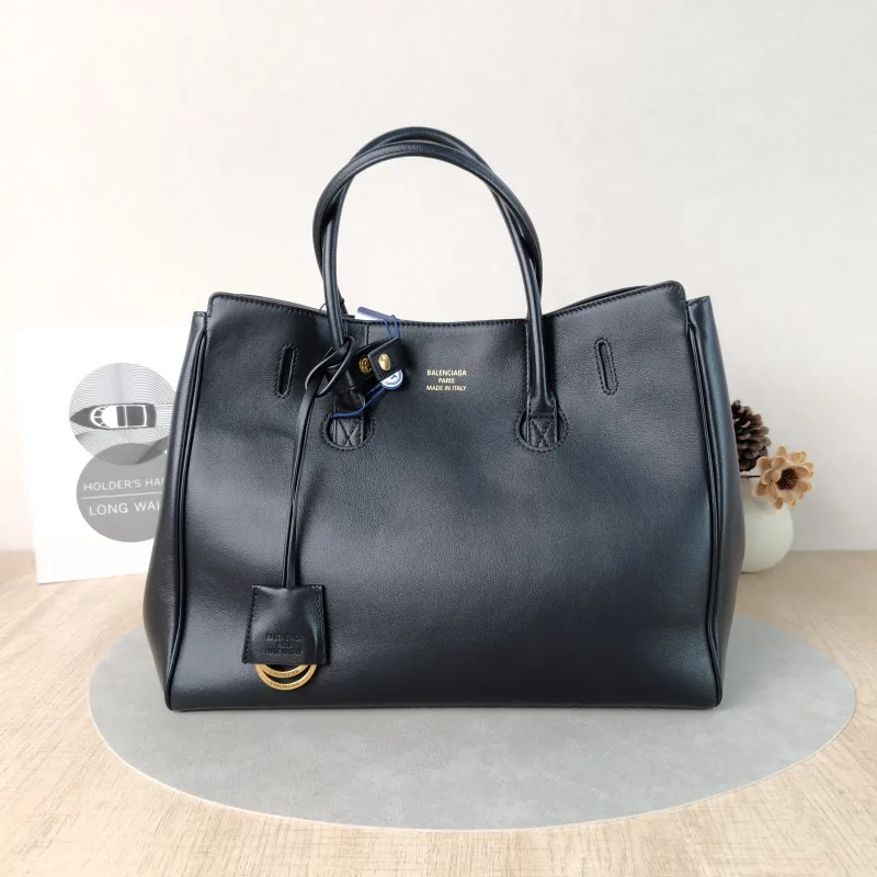 BALENCIAGA Top Handle Bag Bel air Black Calfskin Medium32 × 15 × 25 cm