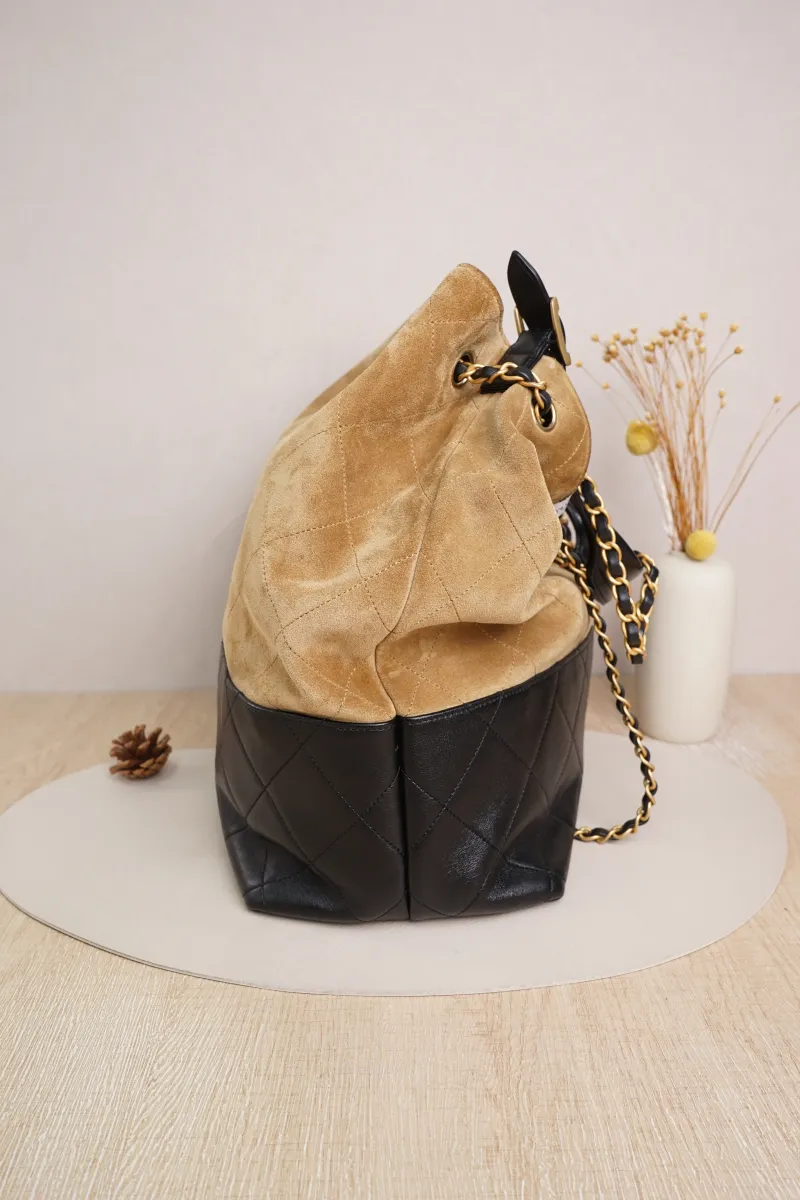 Chanel 25a Suede hobo Brown Black Microchip Edition · 29 × 11 × 33 cm — detail view 5 of 20