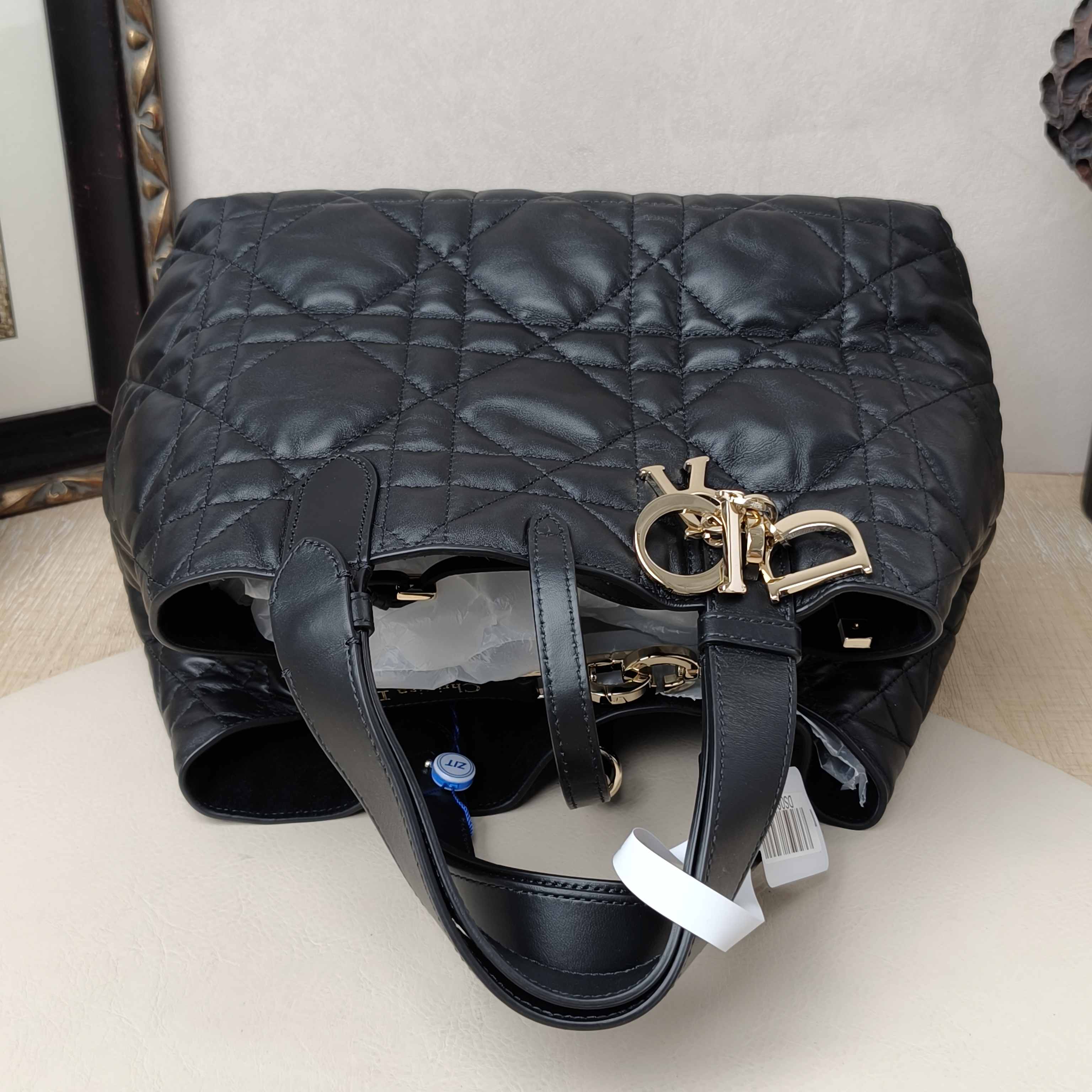 DIOR TOUJOURS Medium Black Calfskin · Inner Pouch Dust Bag · 28.5 × 17 × 21.5 cm — cover view 6 of 10