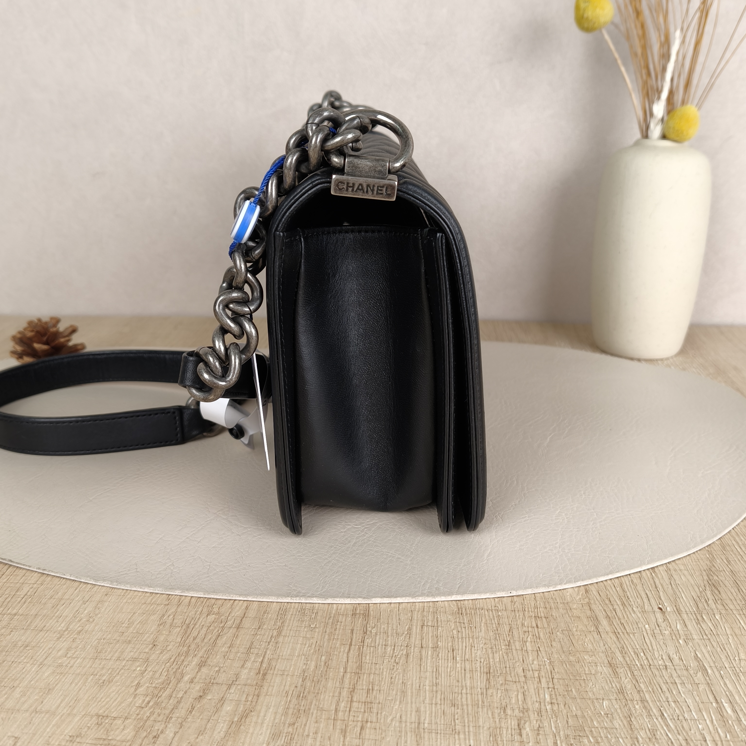 Chanel leboy Medium Black Lambskin21 · Dust Bag · 25 × 9 × 15 cm — cover view 2 of 8