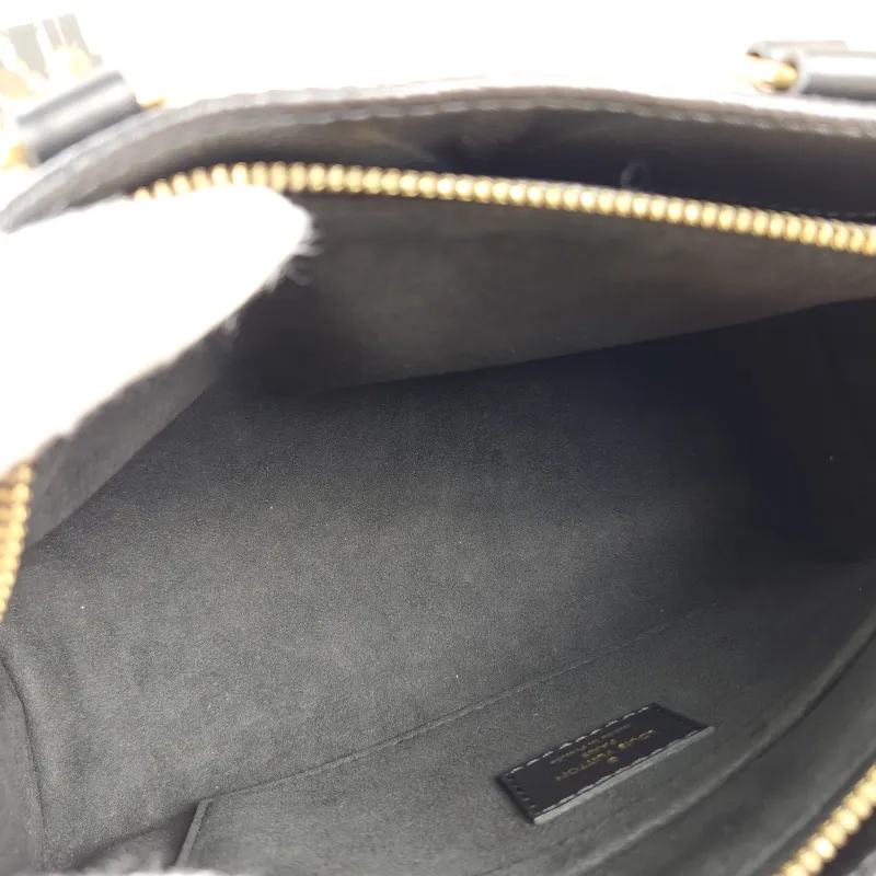 Louis Vuitton Crossbody Bag Onthego East West Two Straps Black Empreinte Embossed Calfskin Small 25 × 10 × 13 cm — detail view 4 of 12