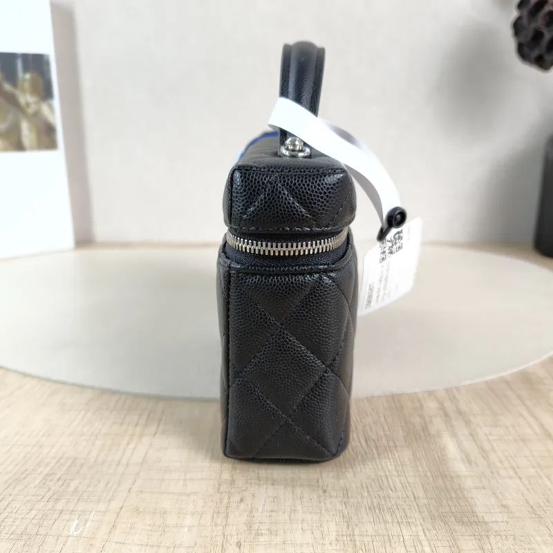 Chanel Crossbody Bag25p logo lp Black Grained Calfskin One Size19.5 × 5 × 17 cm — detail view 6 of 14