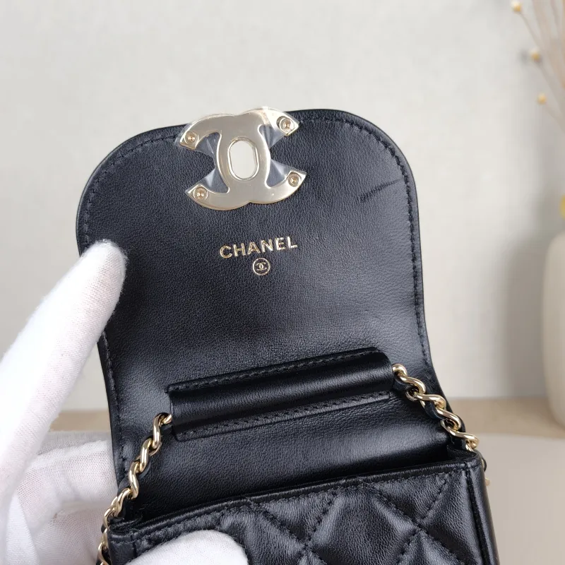 Chanel Crossbody Bag Crossbody Bag Black Lambskin One Size10 × 2 × 17 cm — detail view 6 of 10