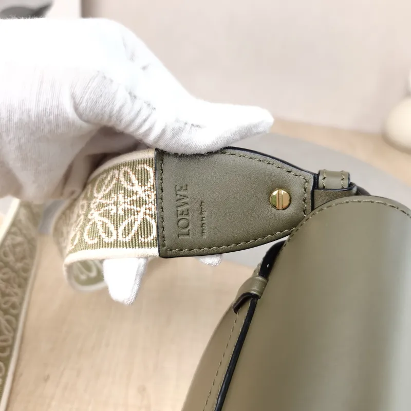 LOEWE Crossbody Bag Gate Dual Green Calfskin Mini 21 × 9.5 × 12.5 cm — detail view 10 of 13