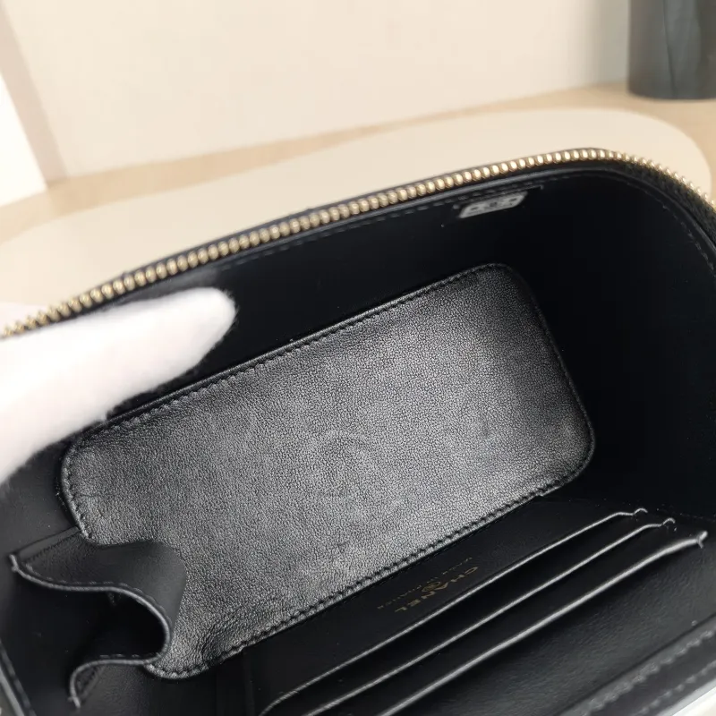Chanel Top Handle Bag Edition Black Lambskin One Size16 × 8 × 9.5 cm — detail view 3 of 13