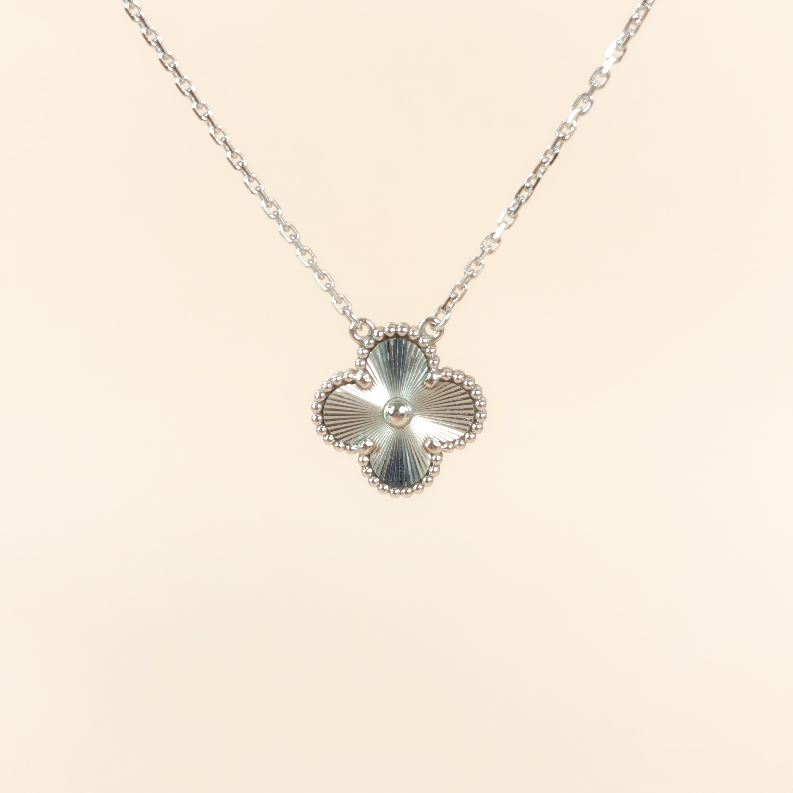 Van Cleef & Arpels Necklace Alhambra Alhambra Collection Necklace 18KW hite Gold Vintage Small47cm