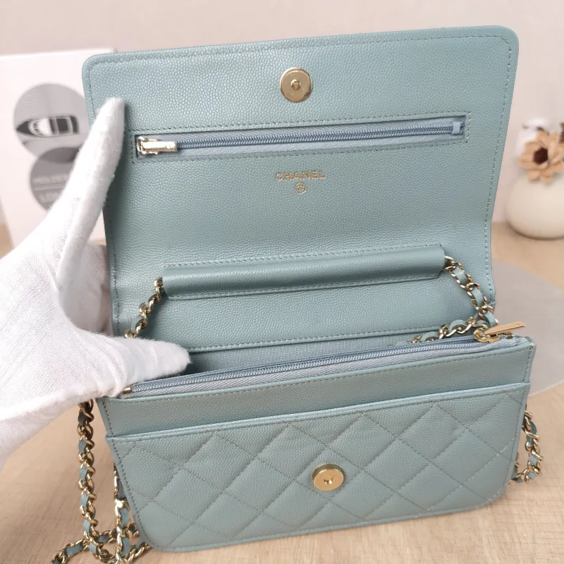 Chanel Crossbody Bag Classic Flap WOC CF WOCWOC Bag Green Grained Calfskin 19.2 × 3.5 × 12.3 cm — detail view 4 of 12