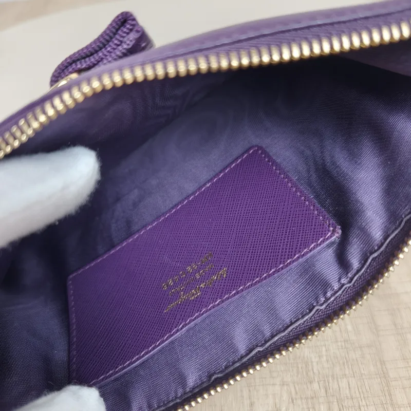 FERRAGAMO Wallet Wallet Calfskin20*13 — detail view 7 of 12
